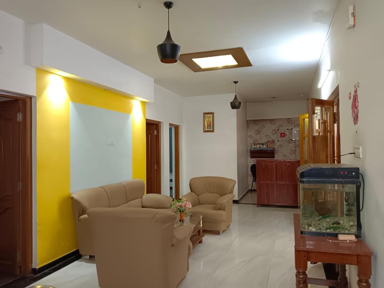 Savi'S Home Stay Утакаманд Экстерьер фото